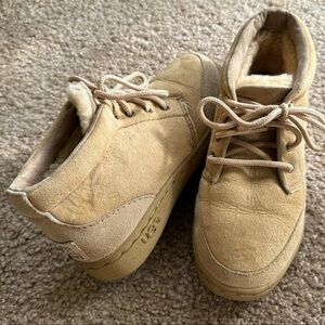 UGG Australia Vintage boots US6